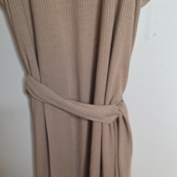 Olivia Rae Taupe Sleeveless Racerback Midi Dress Size Large NWT - Picture 4 of 8